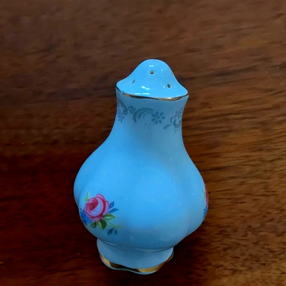 Royal Albert Tranquility Salt  Shaker